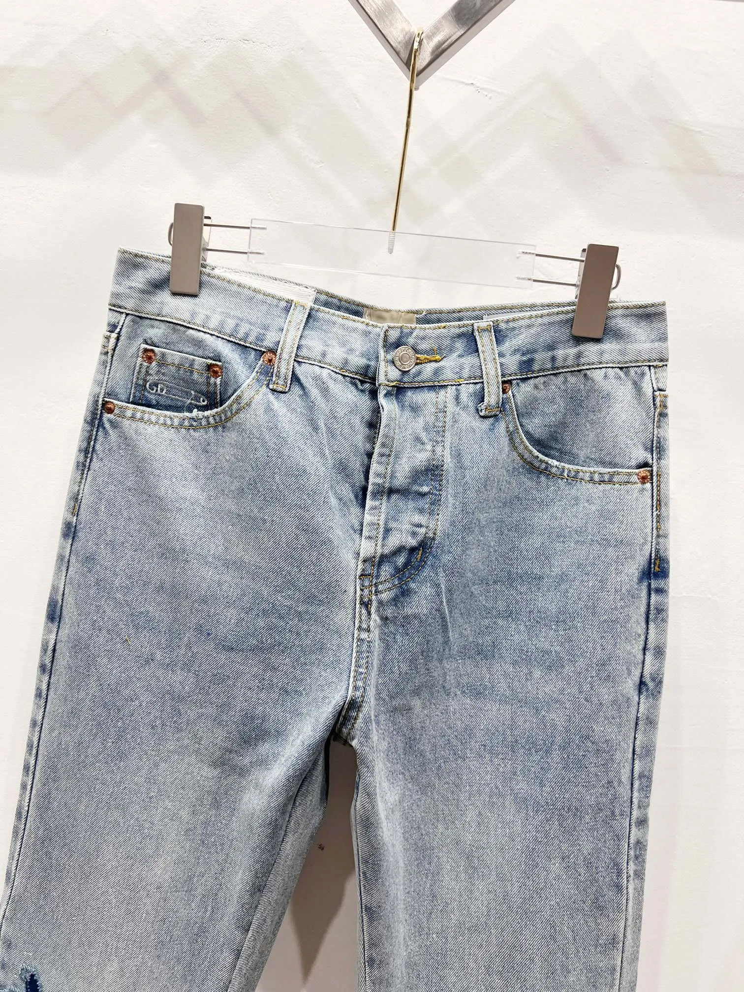 P250 Style number: (c077) GALLERY DEPT. Denim splicing flame🔥flare pants washed and distressed spliced jeans -Original purchase and pattern making to truly restore the ultimate vintage texture -Original hardware accessories, washed and other elevators, QR code analysis are all purchased from the original factory, high degree of restoration, welcome to compare with a certain product ~ -Three-dimensional version Loose and comfortable, not picky about the figure, taller and slimmer, factory Seiko, original factory quality control, same style for men and women, can be matched with couples Versatile recommendation: must-have jeans for all seasons Color: blue Size: S-XXL (28-36)